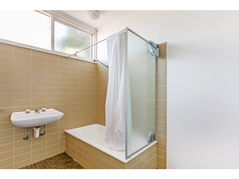 27 Wallace Avenue, Frankston VIC 3199