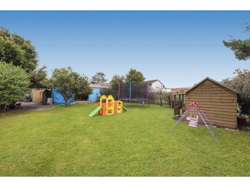 16 Hannah Street, Seaford VIC 3198