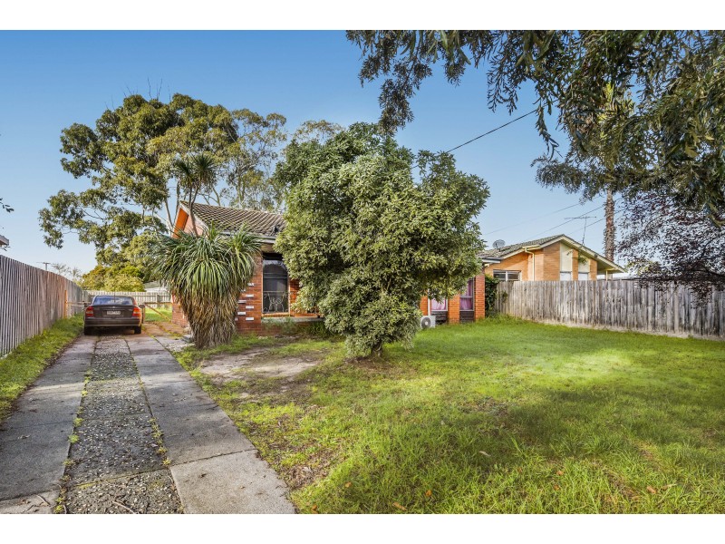 13-15 Bouvardia Crescent, Frankston North VIC 3200