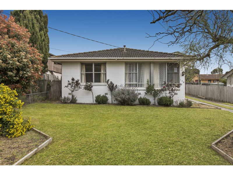 128 Tamarisk Drive, Frankston North VIC 3200