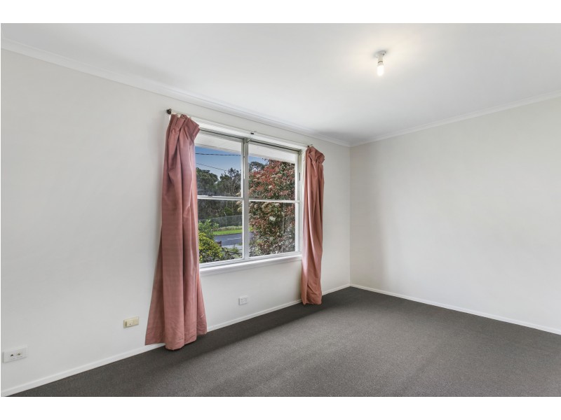 128 Tamarisk Drive, Frankston North VIC 3200