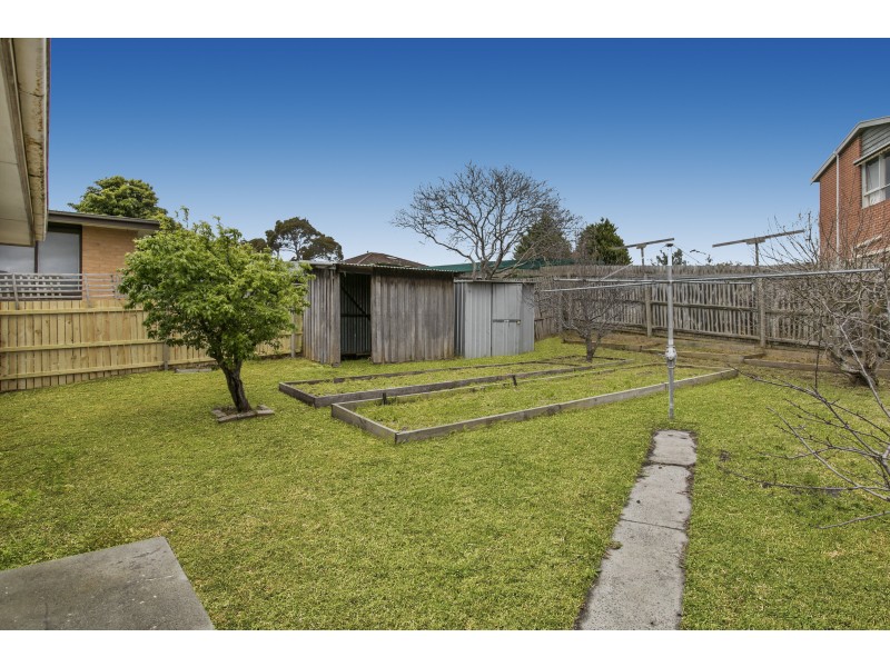128 Tamarisk Drive, Frankston North VIC 3200