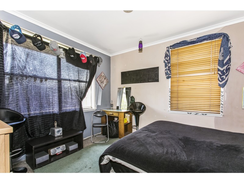 4 Hodgins Crescent, Frankston North VIC 3200