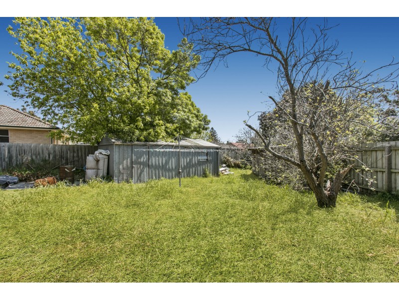 4 Hodgins Crescent, Frankston North VIC 3200