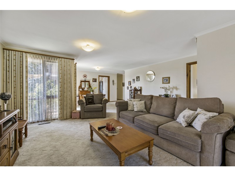 4 Cherbourg Court, Frankston VIC 3199