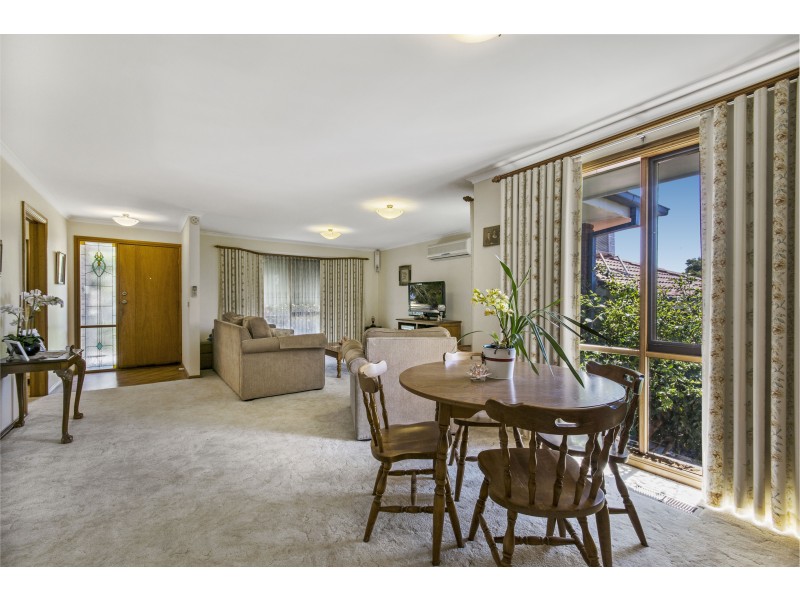 4 Cherbourg Court, Frankston VIC 3199