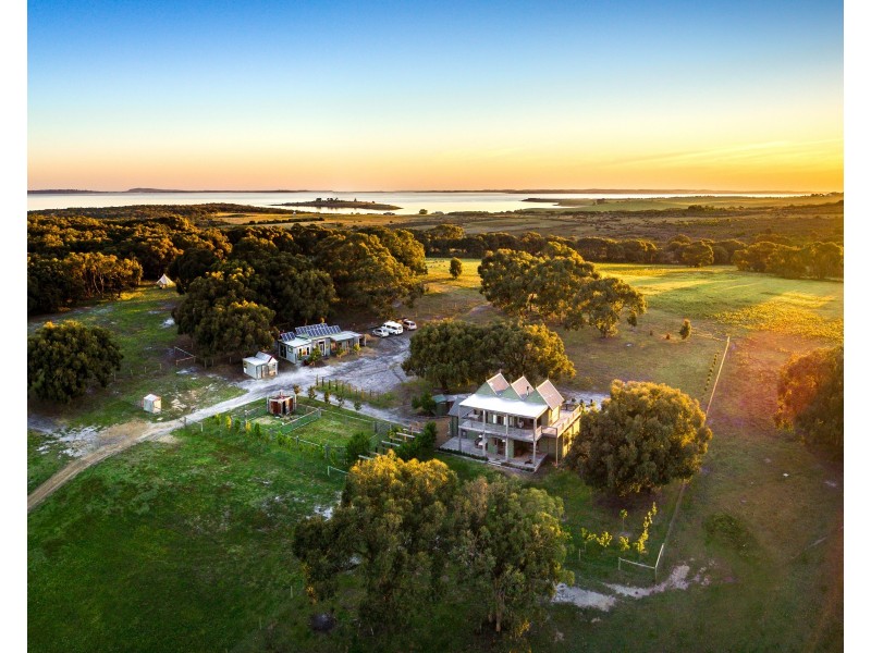 59 Barge Access Road, French Island VIC 3921