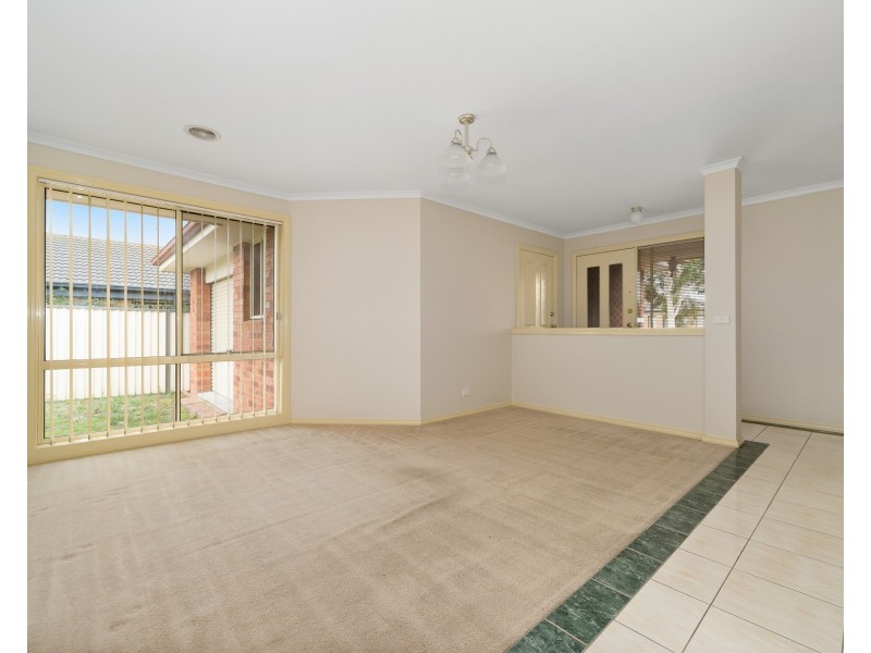 21 Clifton Park Drive, Carrum Downs VIC 3201