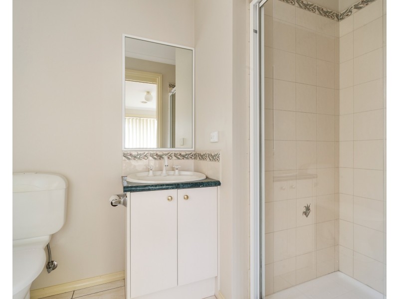 21 Clifton Park Drive, Carrum Downs VIC 3201