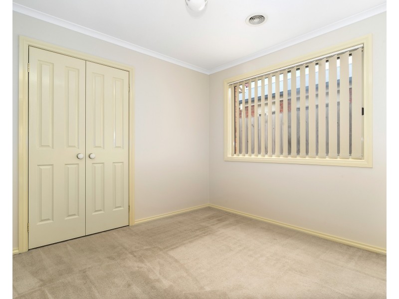 21 Clifton Park Drive, Carrum Downs VIC 3201