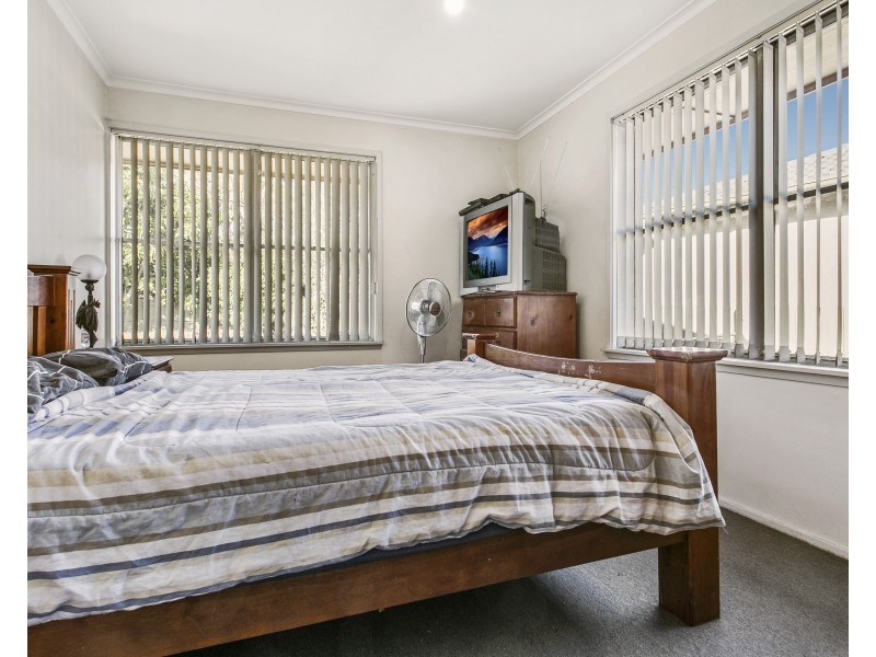 84 Rosemary Crescent, Frankston North VIC 3200