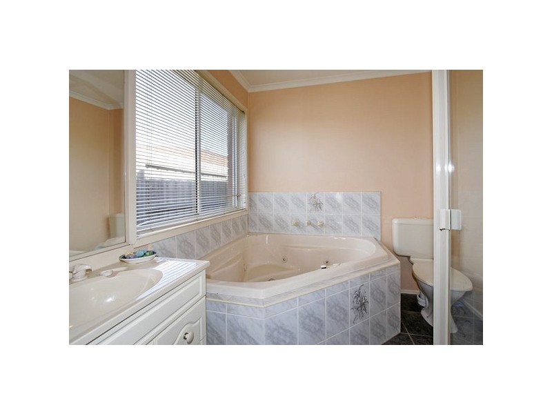 8 Palma Court, Frankston South VIC 3199