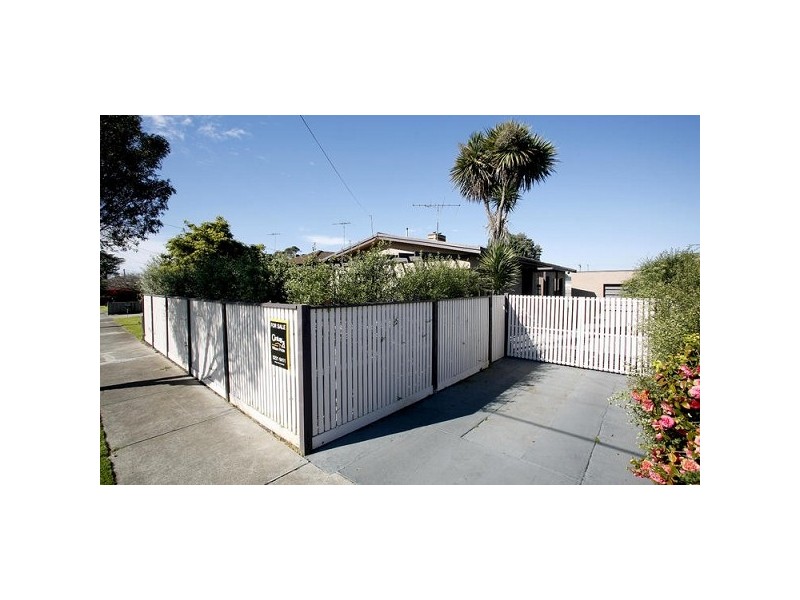 6 Charles Street, Newcomb VIC 3219