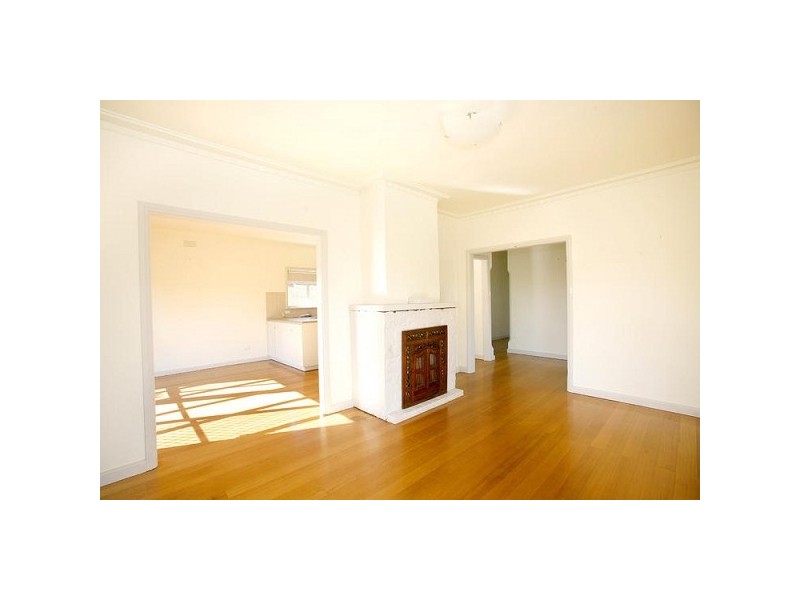 6 Charles Street, Newcomb VIC 3219