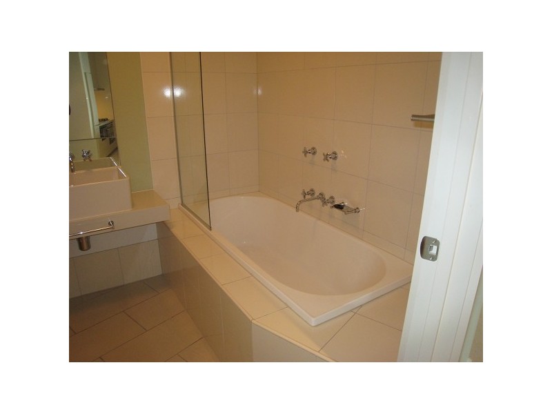 821/60 Siddeley Street, Docklands VIC 3008