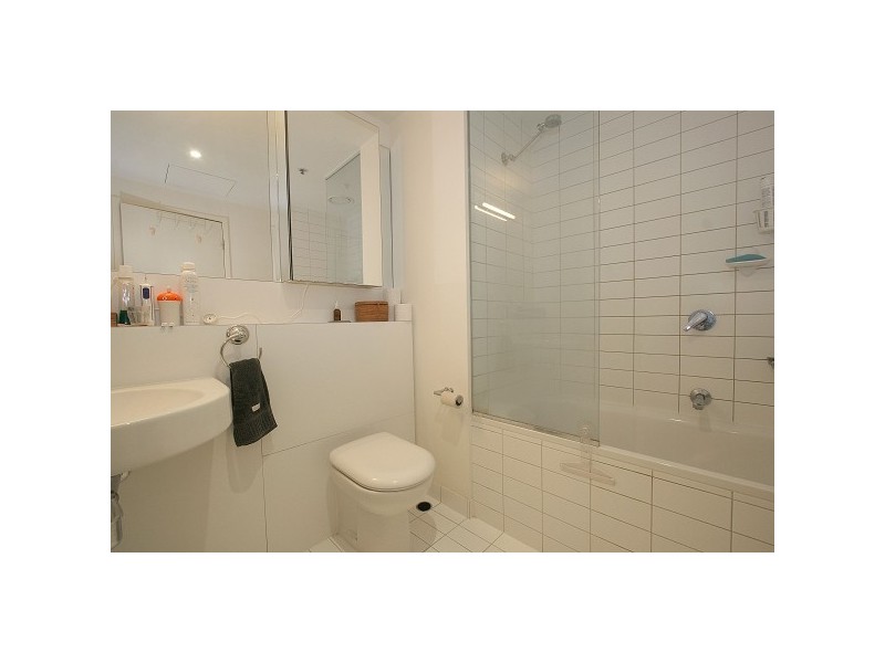 1606/620 Collins Street, Melbourne VIC 3000