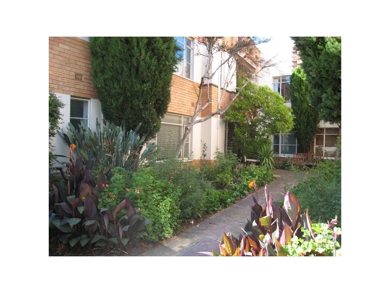 1/1 Mona Place, South Yarra VIC 3141