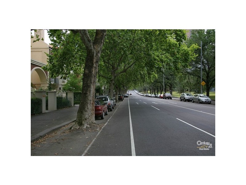 55/211 Wellington Parade South, East Melbourne VIC 3002