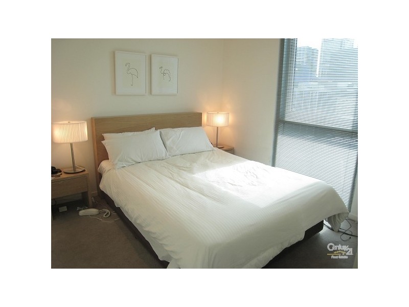 2009/620 Collins Street, Melbourne VIC 3000