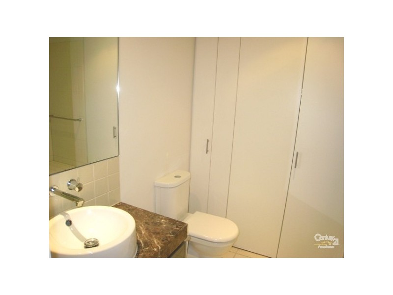 A210/57 Bay Street, Port Melbourne VIC 3207