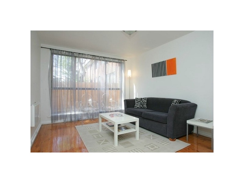 2/35 HUTCHESON STREET, Moonee Ponds VIC 3039