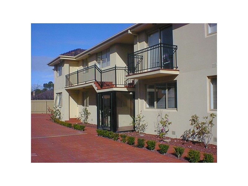 2/5 Gordon Street, Footscray VIC 3011