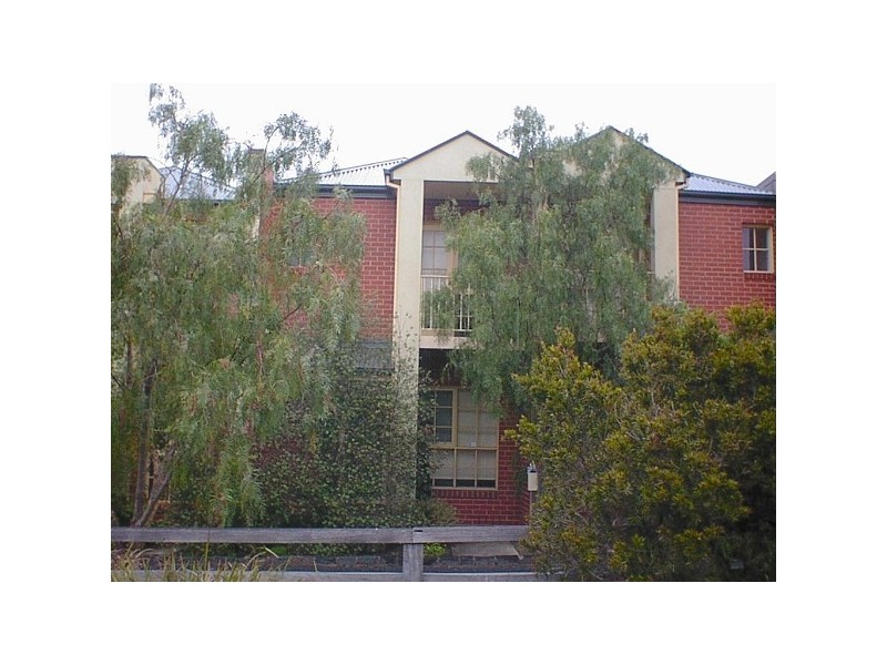 14B Calwell Street, Kensington VIC 3031