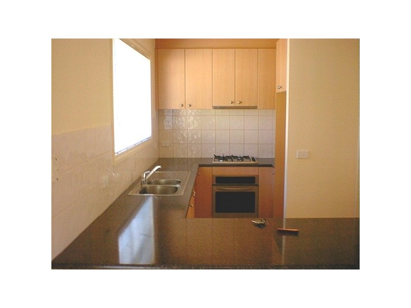 2/51 Bloomfield Avenue, Maribyrnong VIC 3032