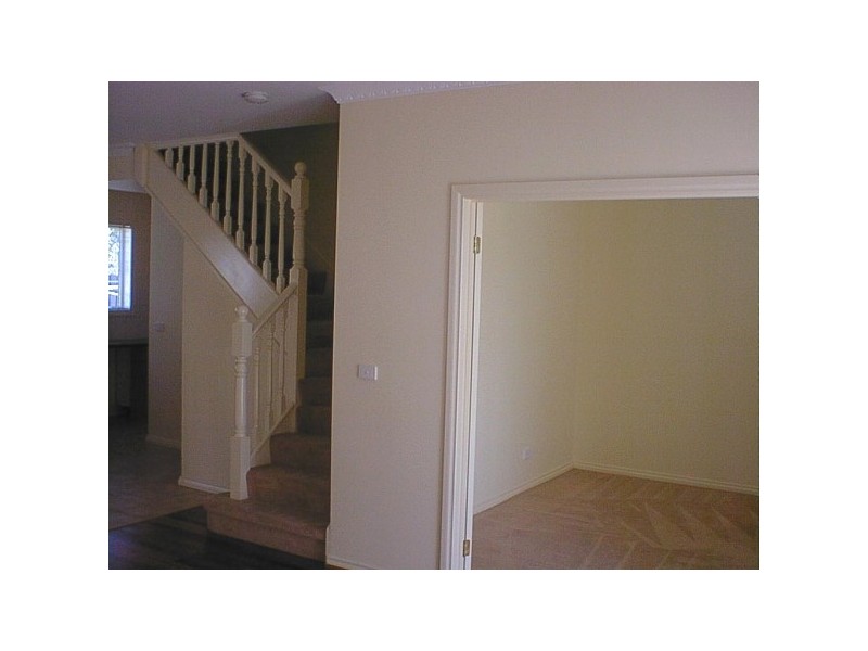 2/51 Bloomfield Avenue, Maribyrnong VIC 3032