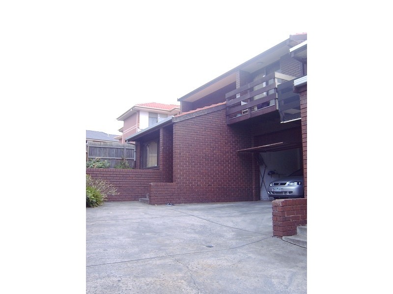 8/31 Warrs Road, Maribyrnong VIC 3032