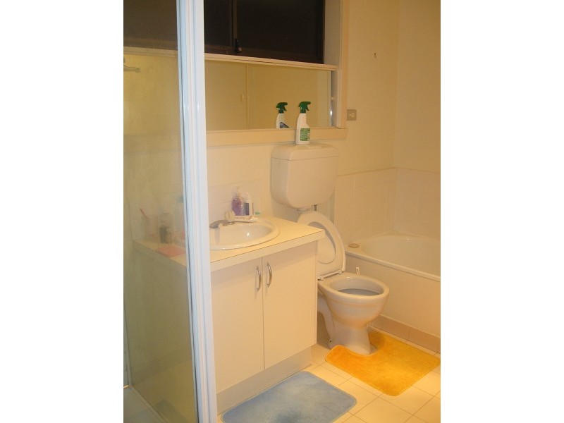 8/31 Warrs Road, Maribyrnong VIC 3032