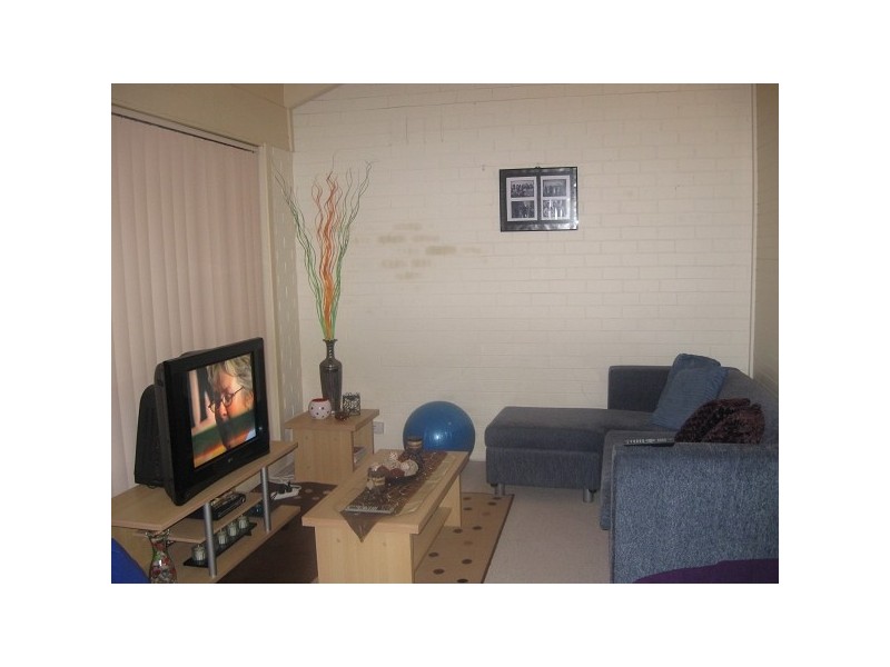 8/31 Warrs Road, Maribyrnong VIC 3032