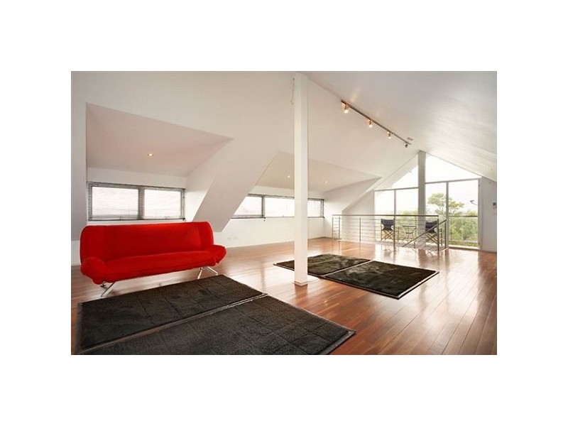 12 Warrs Road, Maribyrnong VIC 3032