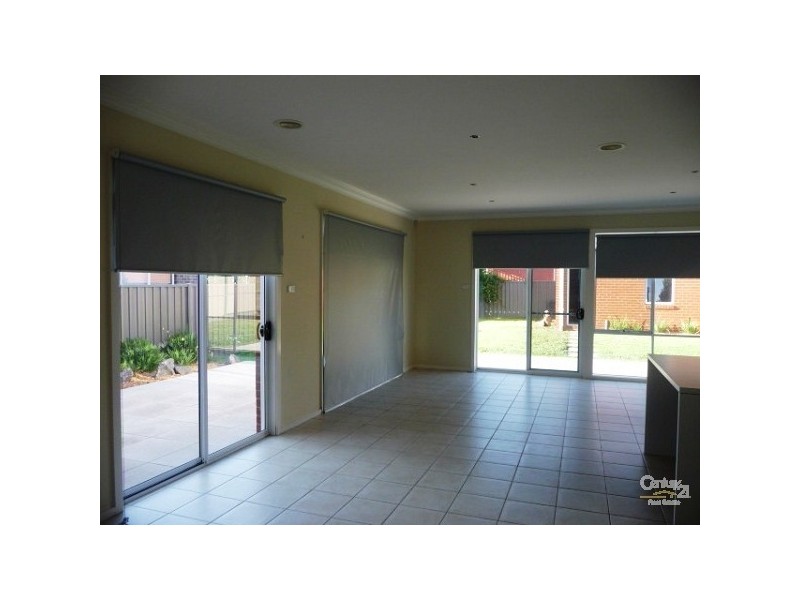 2 Chlosam Court, Cairnlea VIC 3023