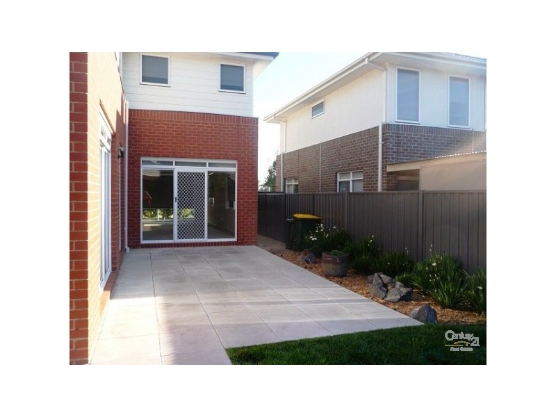 2 Chlosam Court, Cairnlea VIC 3023