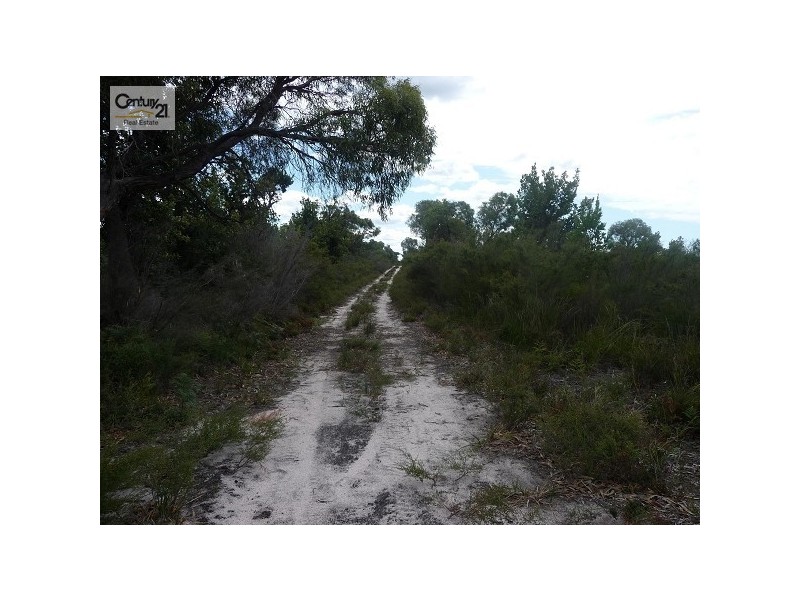 8 Longford Loch Sport Road, Seacombe VIC 3851