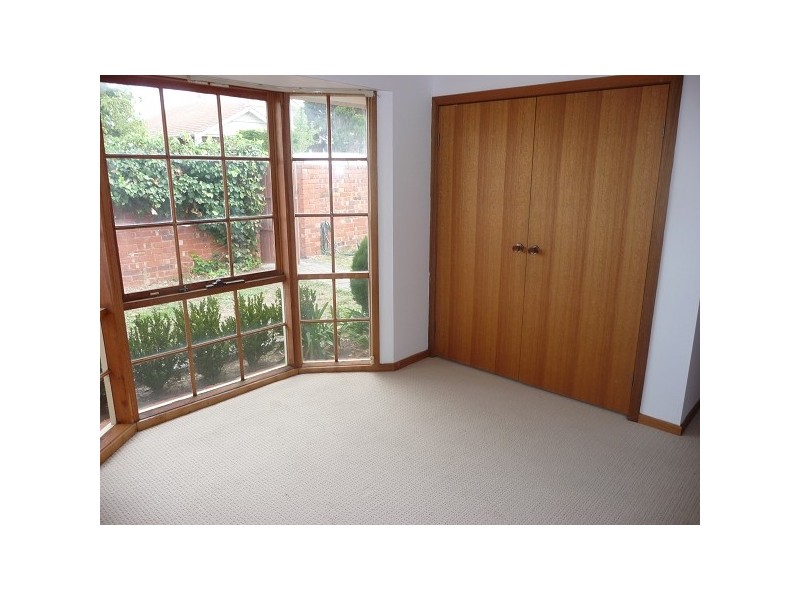 1/2 Banchory, Essendon VIC 3040