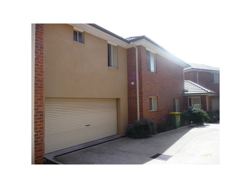 2/37 Warrs Road, Maribyrnong VIC 3032