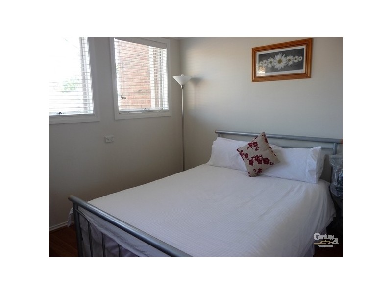 2/20 Westbourne Road, Kensington VIC 3031