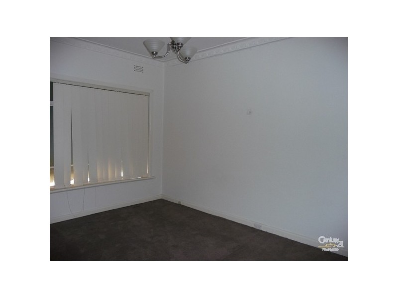 8 Warrs Road, Maribyrnong VIC 3032