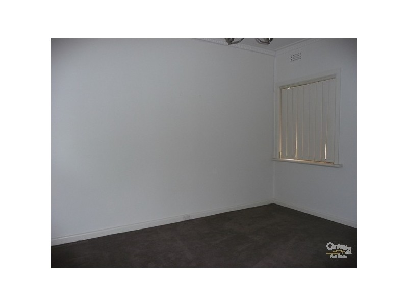 8 Warrs Road, Maribyrnong VIC 3032
