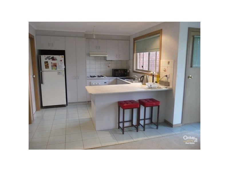 1/4 Weyburn Place, Avondale Heights VIC 3034