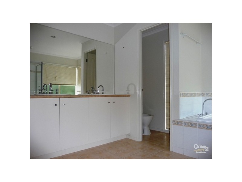 8 Bream St, Maribyrnong VIC 3032