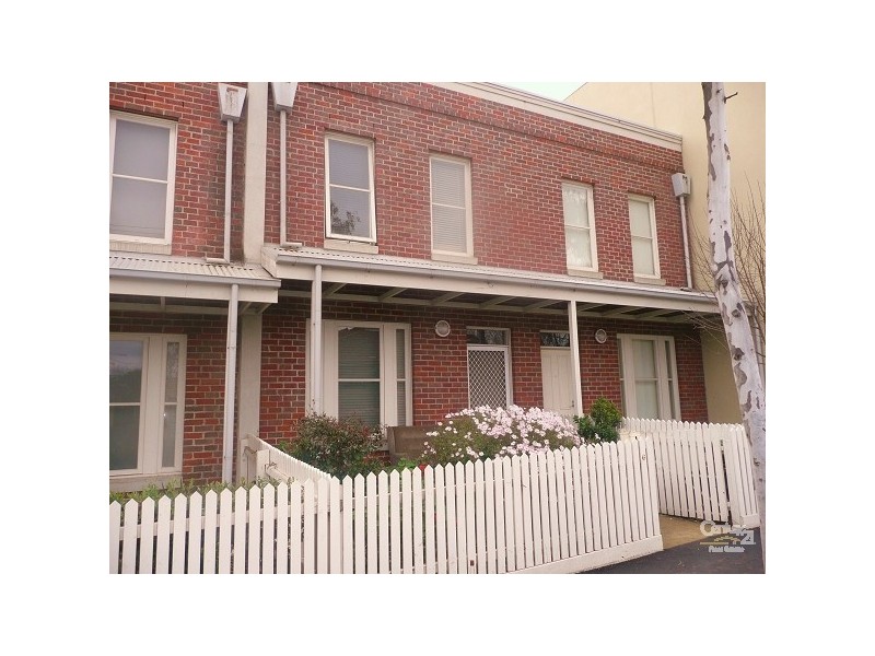 6 Derby Street, Kensington VIC 3031