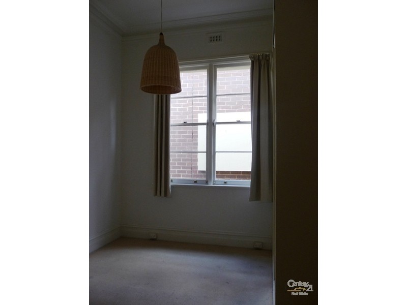 27 Pridham Street, Kensington VIC 3031