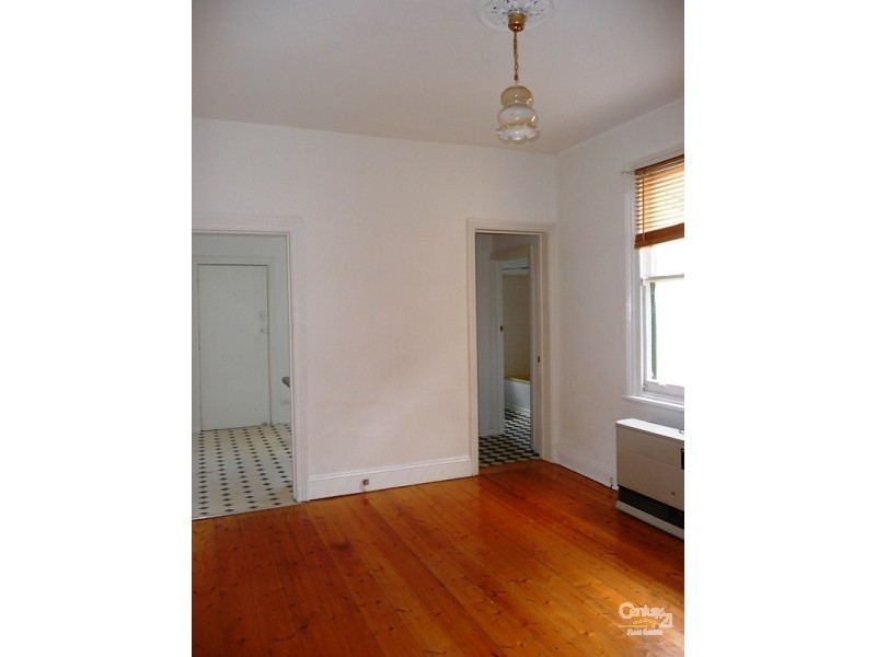 27 Pridham Street, Kensington VIC 3031