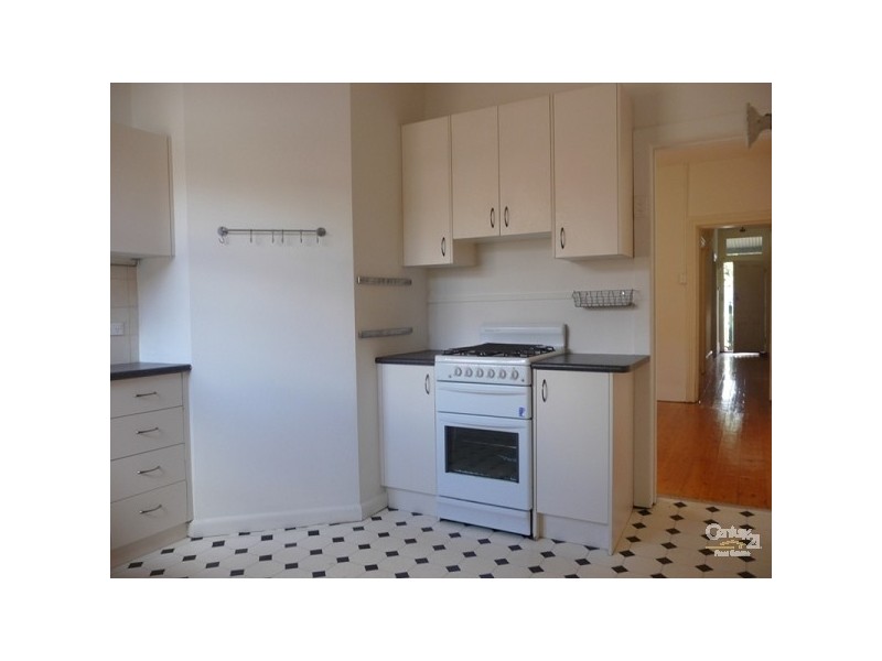 27 Pridham Street, Kensington VIC 3031