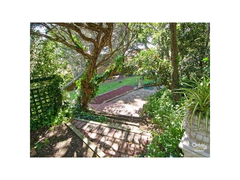 11 Mohilla Street, Mount Eliza VIC 3930