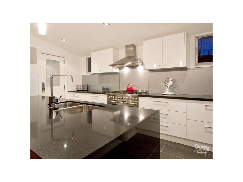 15 Mohilla Street, Mount Eliza VIC 3930