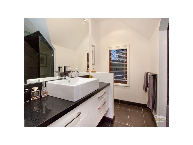 15 Mohilla Street, Mount Eliza VIC 3930